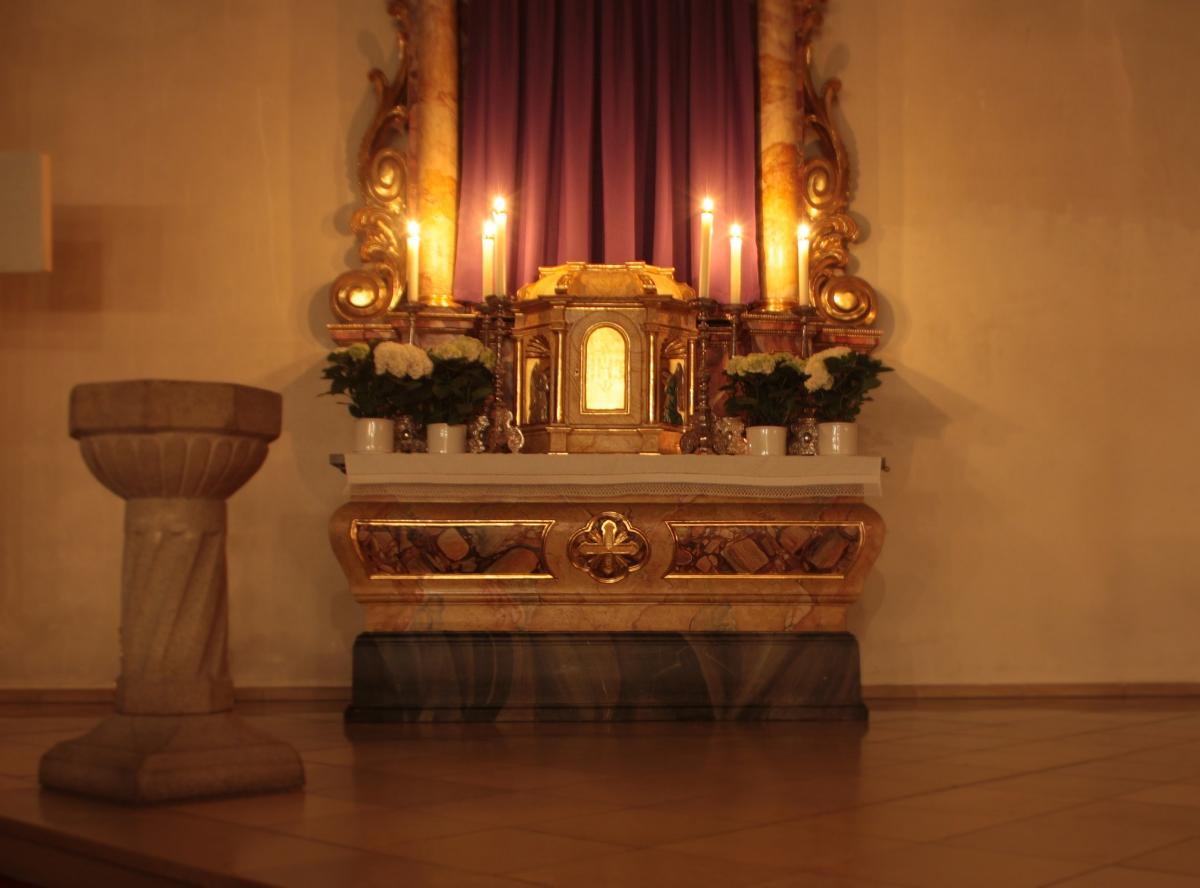 Kath_Kirche_Gr&uuml;ndonnerstag